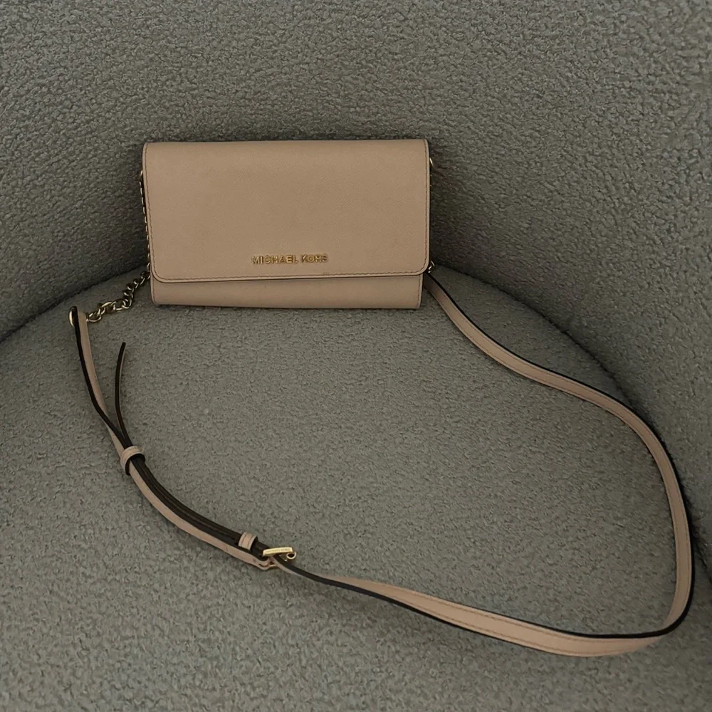 Michael Kors, bag🩷 - Picture 2 of 3